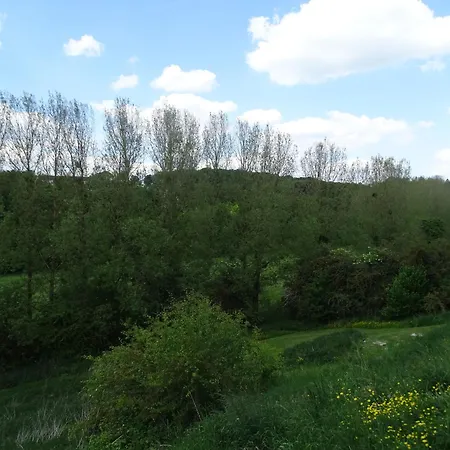 Au Temps De Pierre בית הארחה